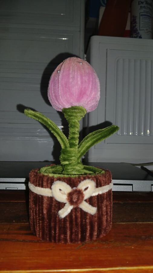 Pot bunga kawat bulu handmade dari Thifara Handmade, bonus setiap paket website Livoera Digital